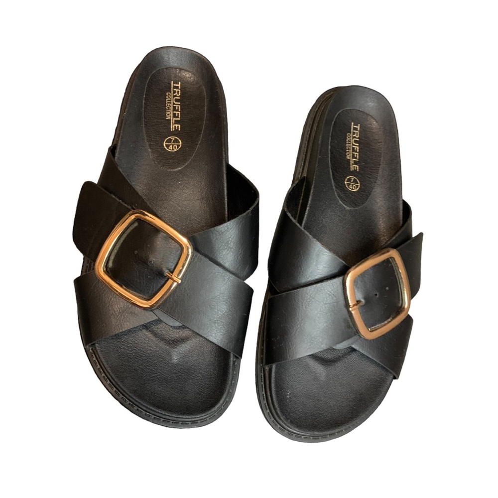 Truffle Collection Buckle Flat Sandals In Black, Size 9